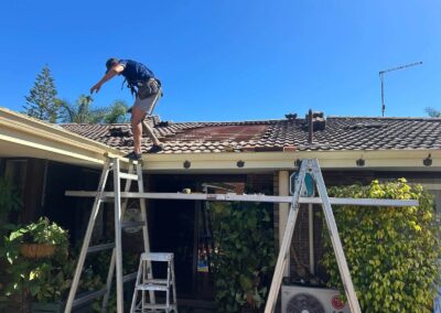 Skilled carpenter on-site in Shoalwater WA
